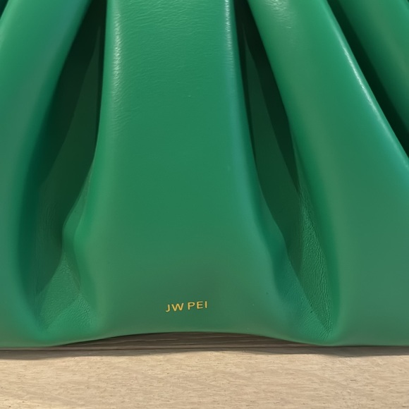 JW PEI Gabbi Ruched Hobo handbag NWT - Picture 2 of 4